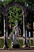 Villa Adriana - Canopo e Serapeo, uno dei complessi pi originali e spettacolari della villa.